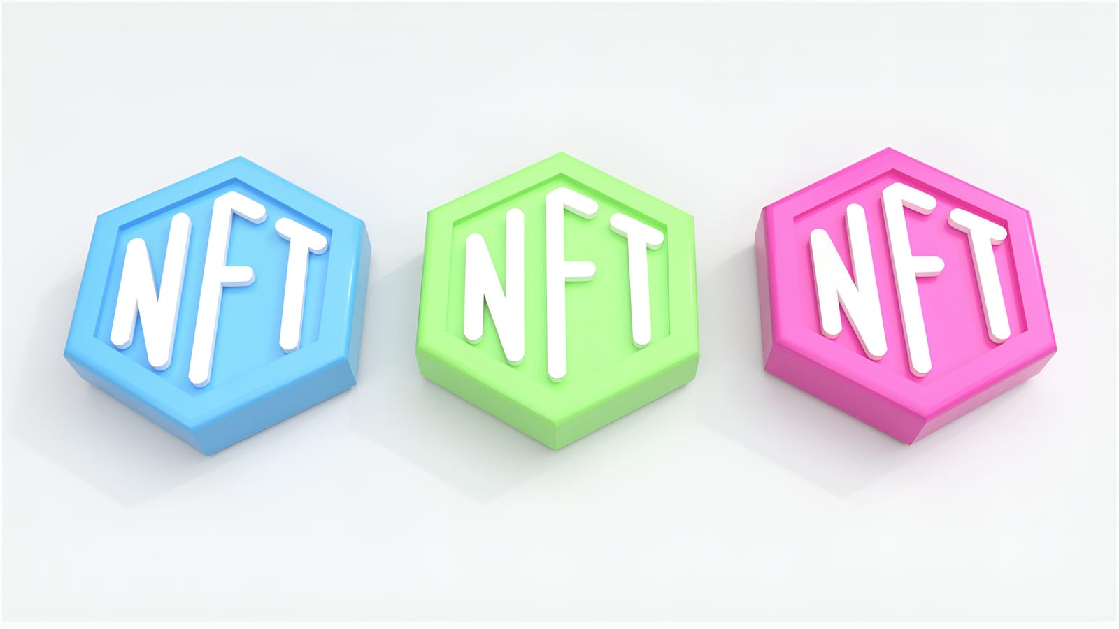 NFTの文字が入った3つのブロック